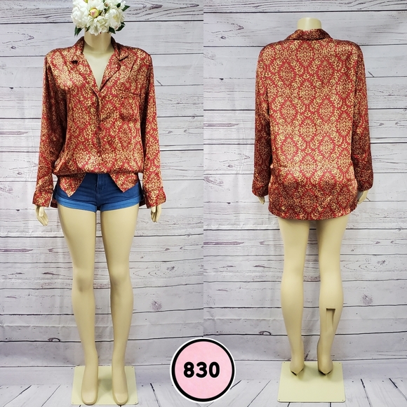 private luxury Tops - private luxury medium button shirt ( 5 for $20 )